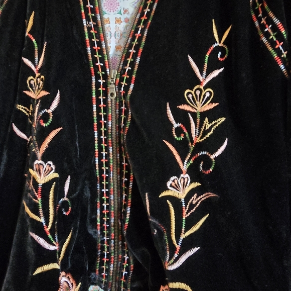 Lovestitch Velvet Embroidered Bomber style jacket - Picture 2 of 7